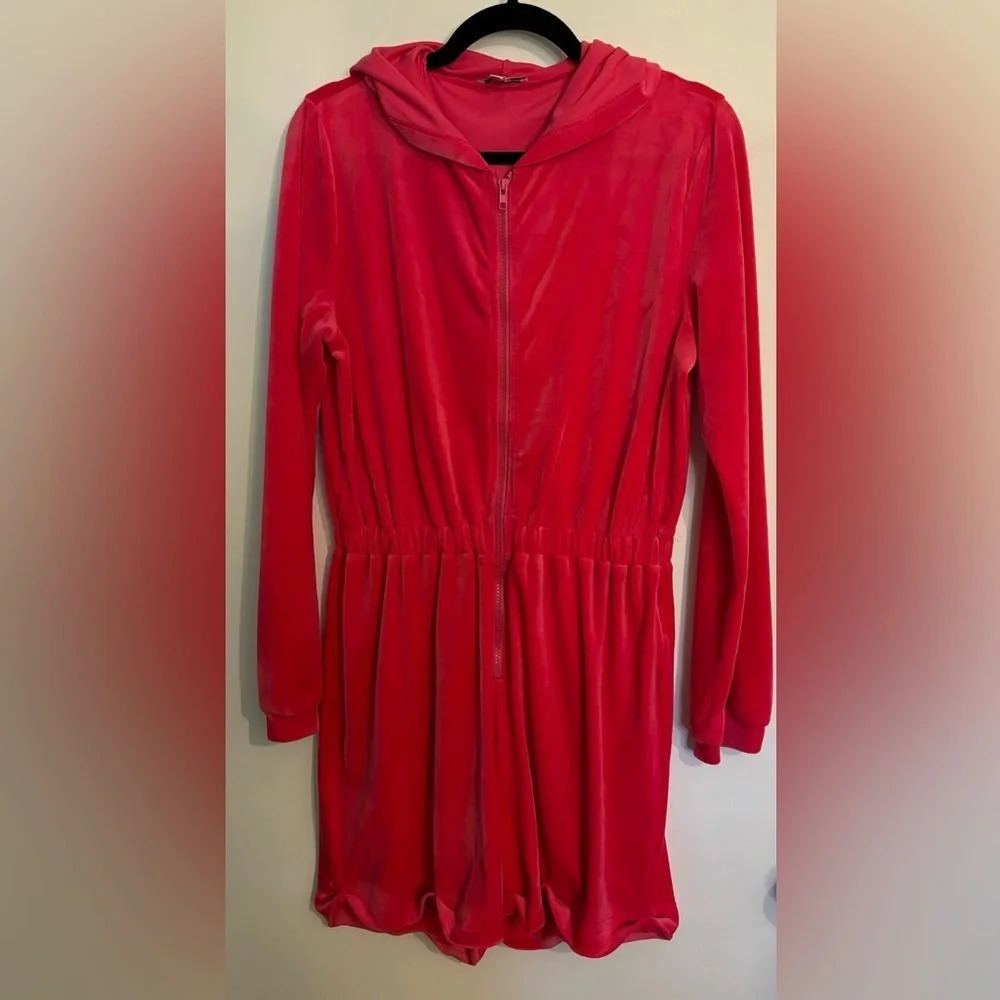 Fashion Nova Womens Fuchsia‎ long Sleeve Short Velour Romper Size Medium Zipper